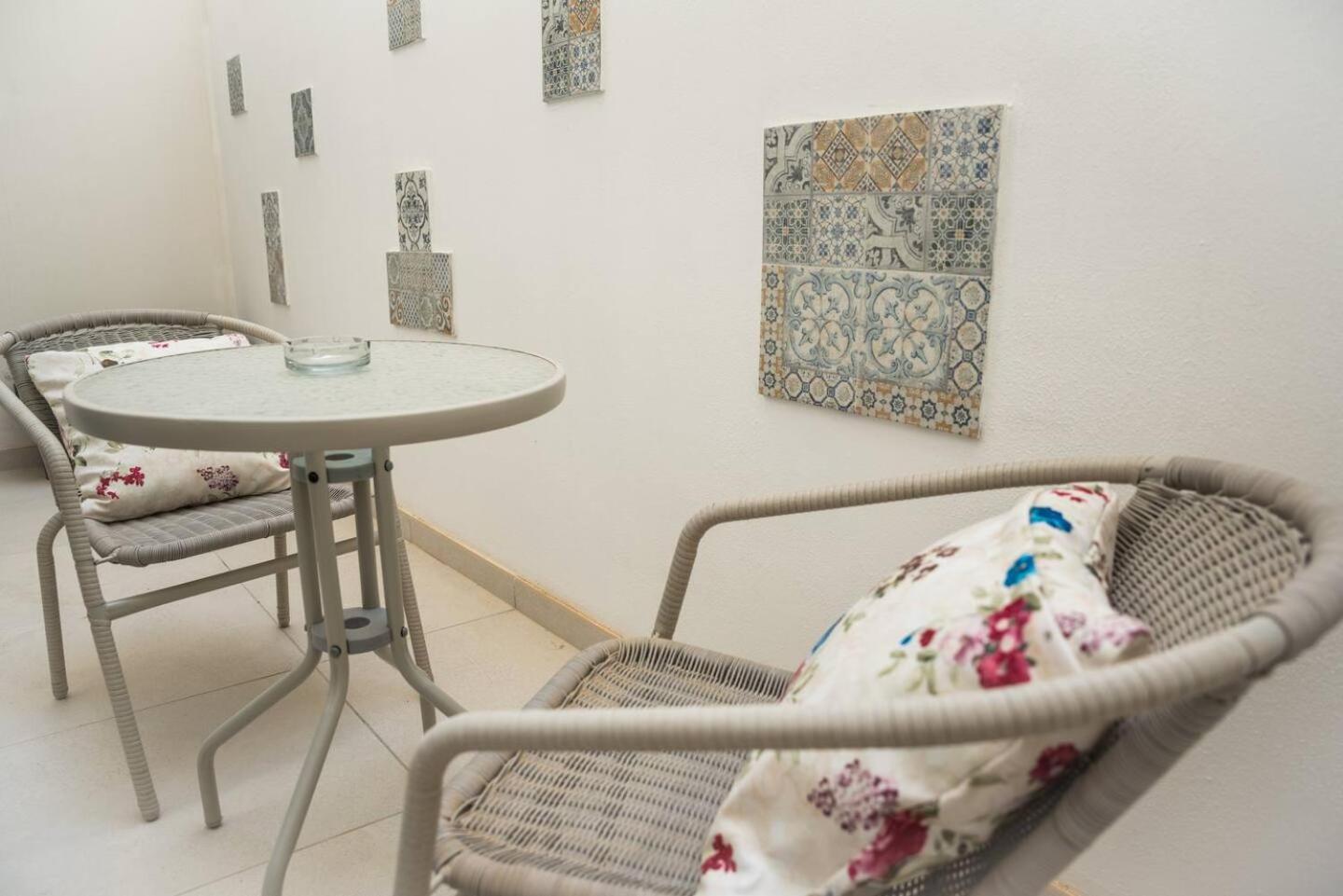 Modern 1Br Maisonette 2 Mins Away From The Beach San Pawl il-Baħar Kültér fotó